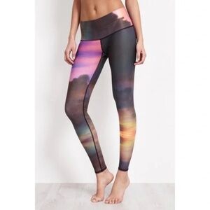 Teeki Clouds Hotpant Leggings